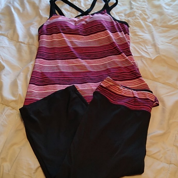 Yoga set - Picture 1 of 3